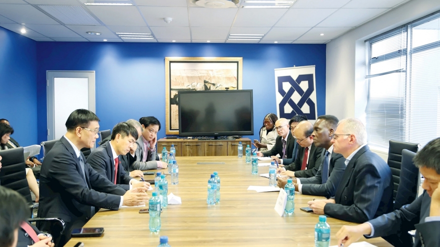 Vietnam and South Africa promote trade and investment cooperation